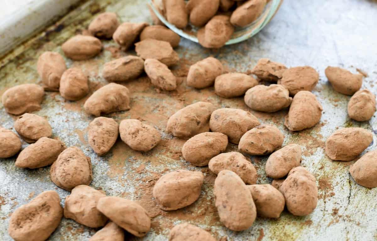 خرما شکلاتی پذیرایی