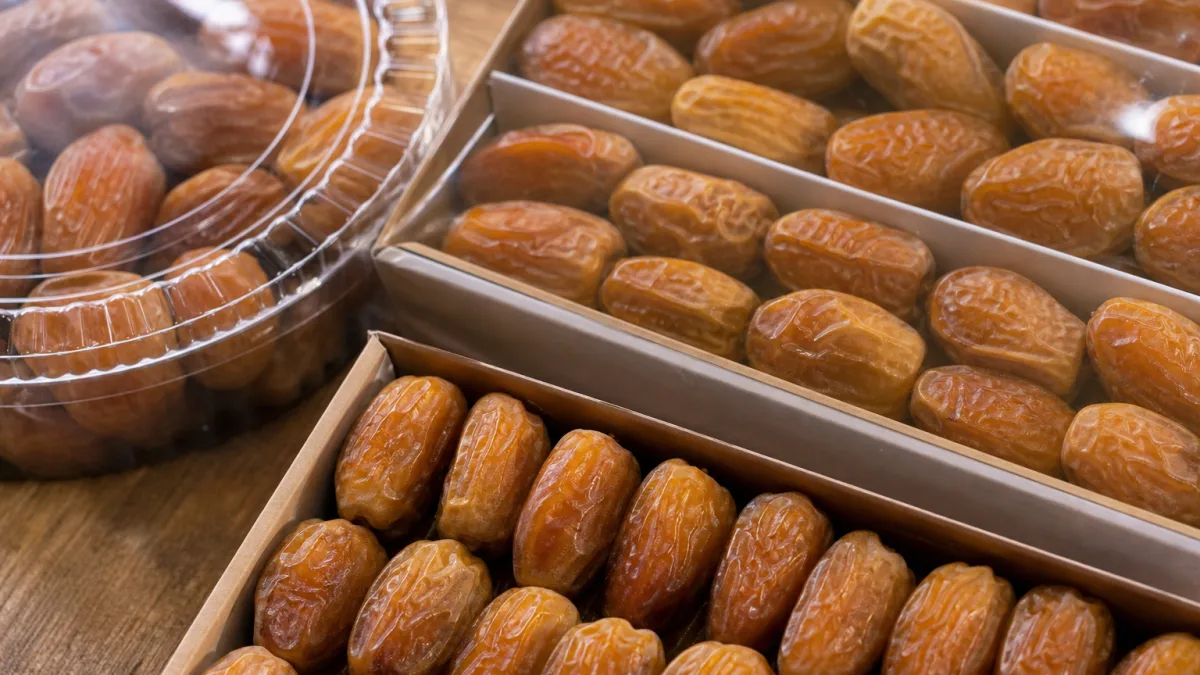 خرما زاهدی اعلا بافت خشک برای خرید عمده