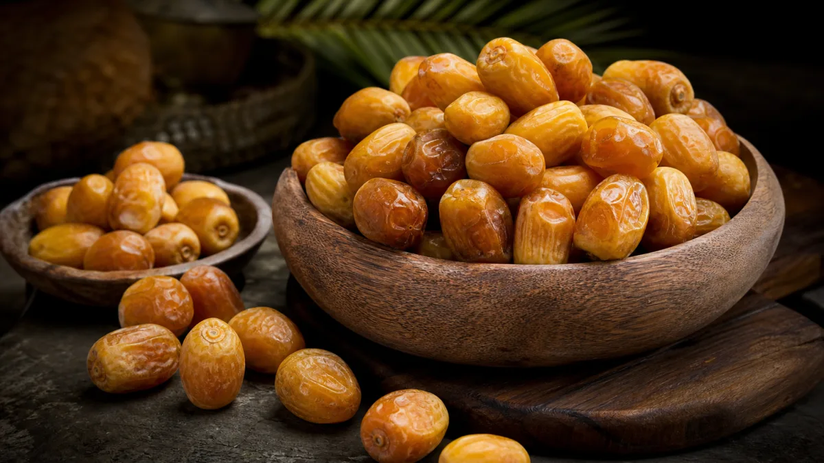 خرما زاهدی فامیلا بافت نیمهخشک بستهبندی خانوادگی